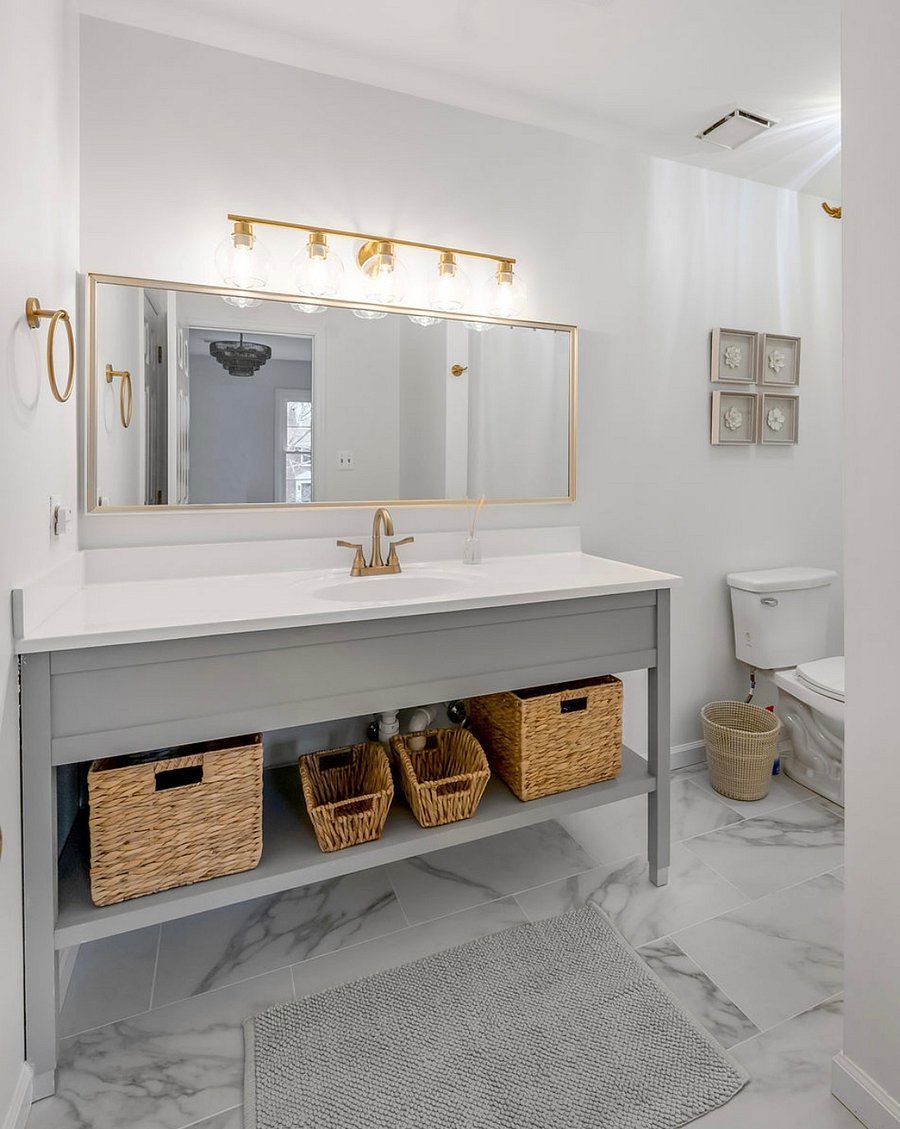 2nd level front master bathroom with 60 vanity sink and tub/shower