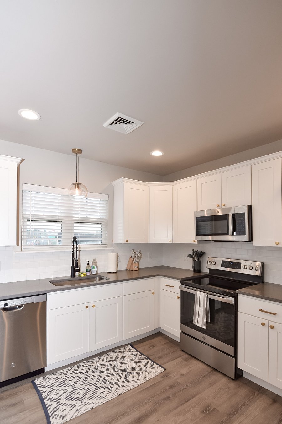 Furnished Finder property 635255_1 photo 17