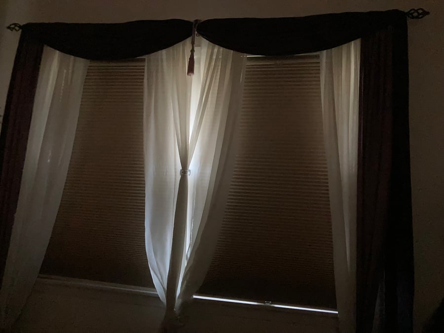 Black out blinds for sleeping in 