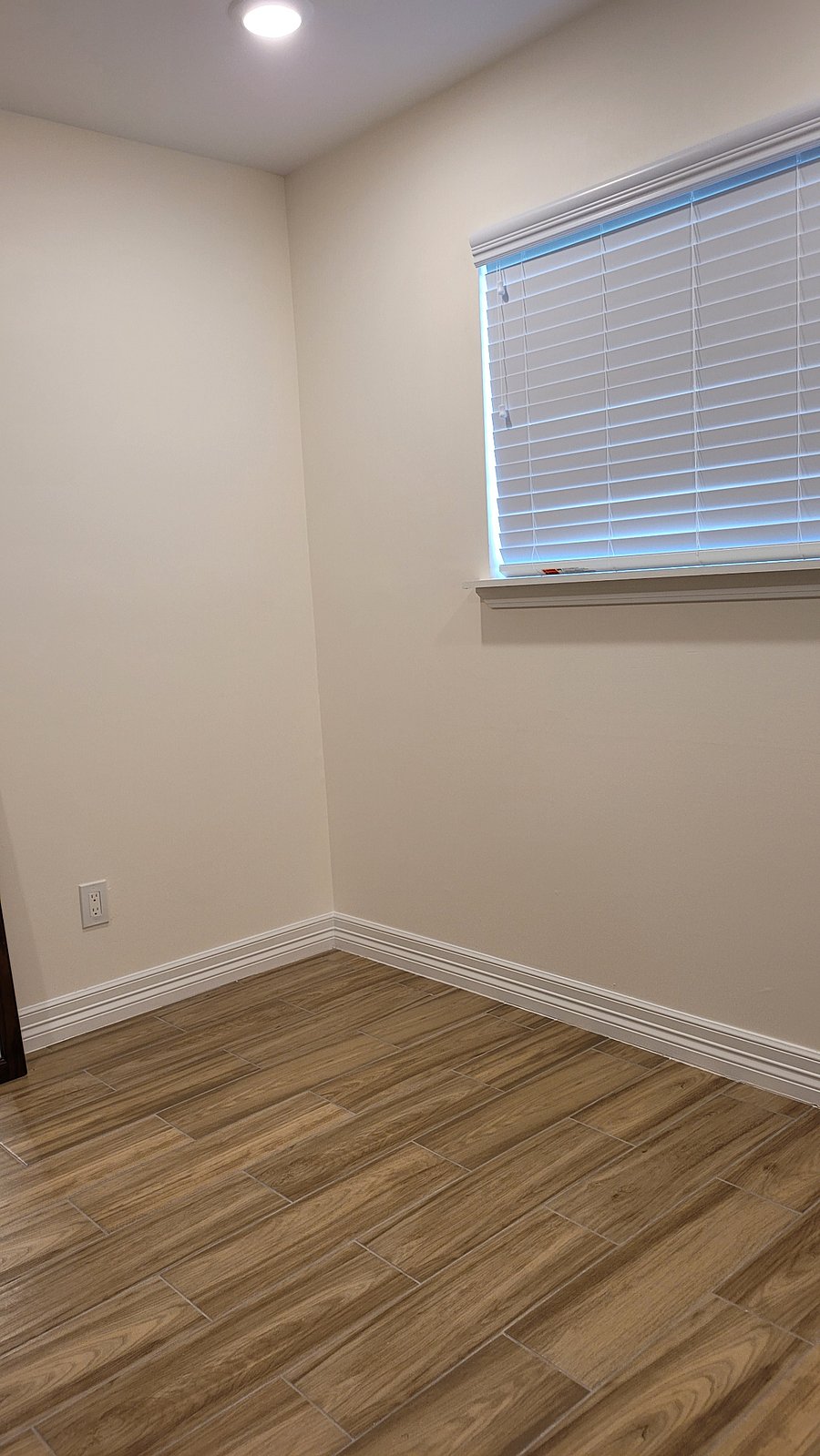 open space to accommodate desk or additional table or seating area