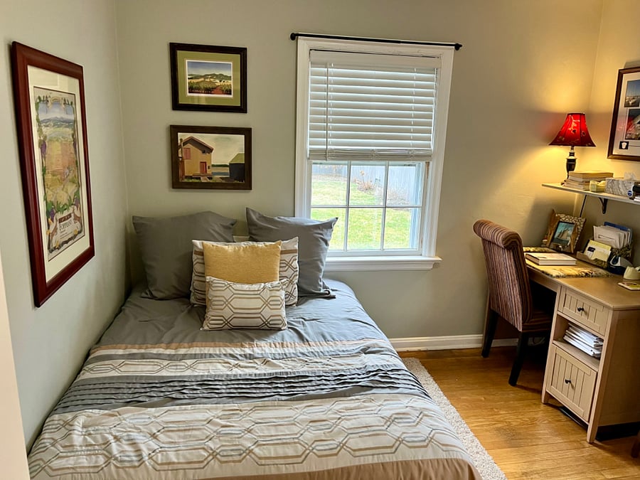 Guest bedroom