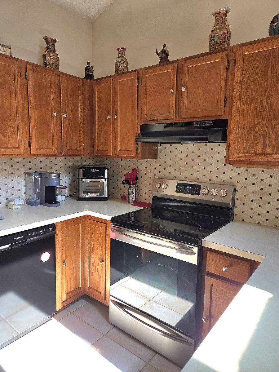 Nice size kitchen so even though there is shared space the home is very open and spacious. All appliances are modern. 