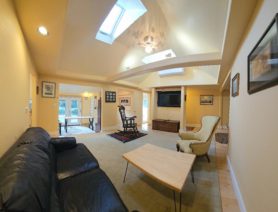 Living Room with WiFi and TV