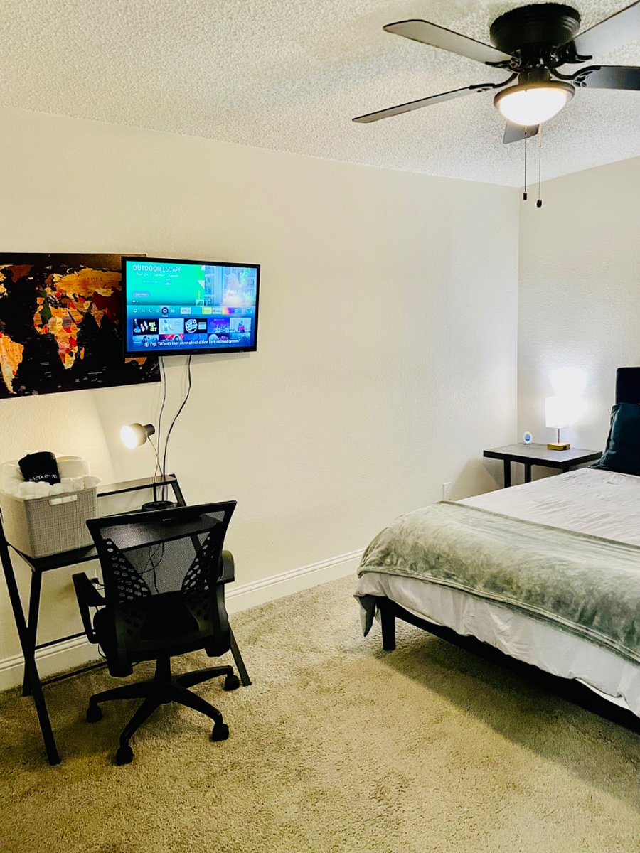 working area bedroom 2