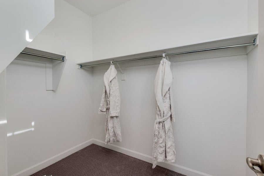 Furnished Finder property 635917_1 photo 17