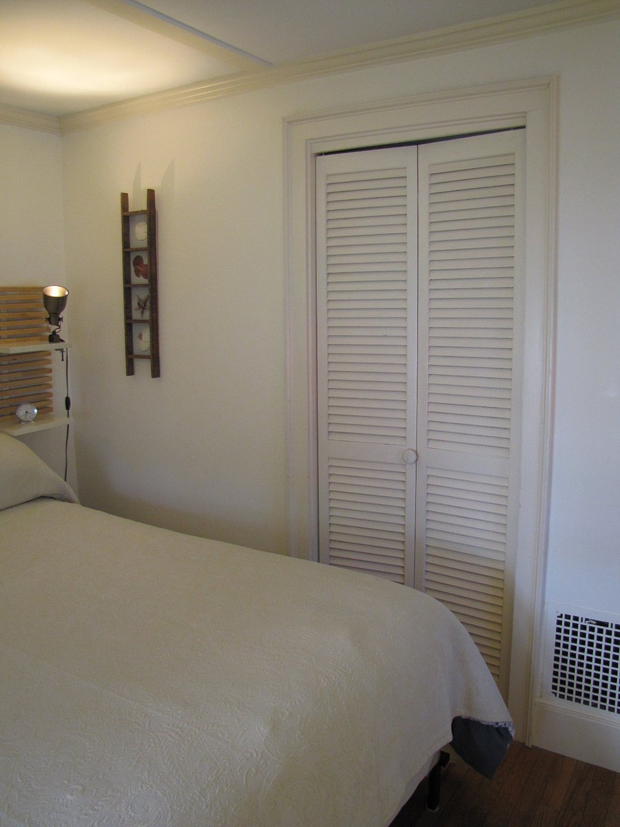 Front bedroom closet
