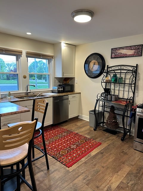 Furnished Finder property 636283_1 photo 11