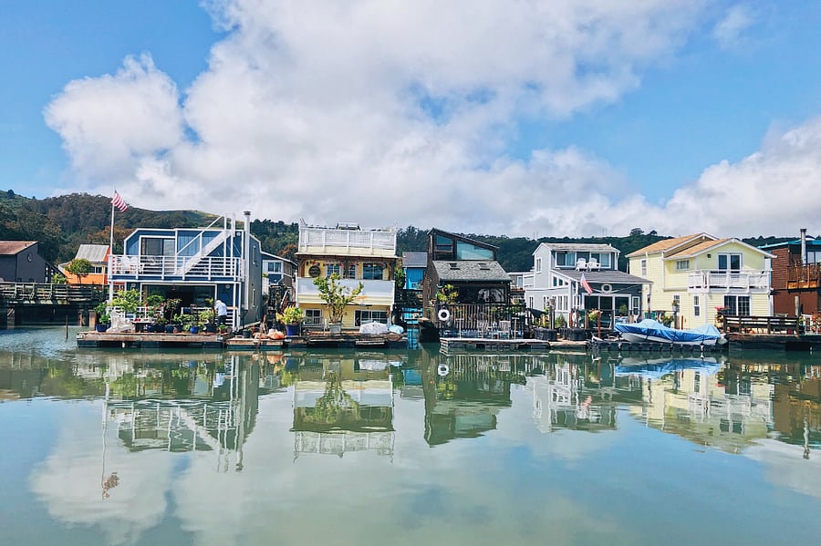 An area view of the floating home community.