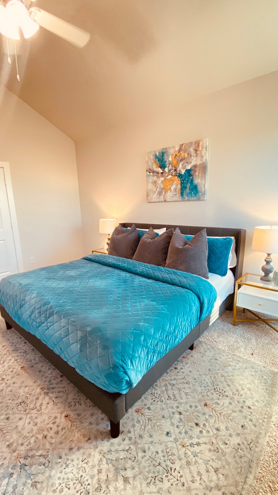 Have a wonderful night's rest in the king bedroom with luxurious king bed.