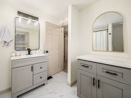 Second Floor Main Bathroom Additional Storage