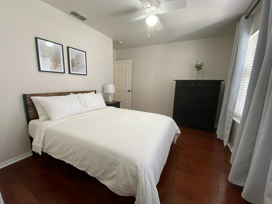 Bedroom 3 with full bed