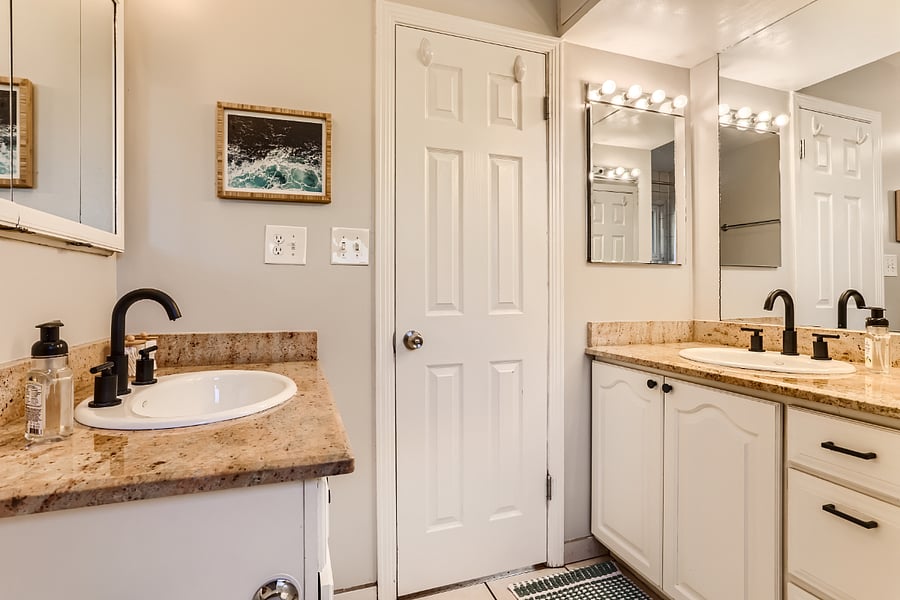 Main floor bathroom