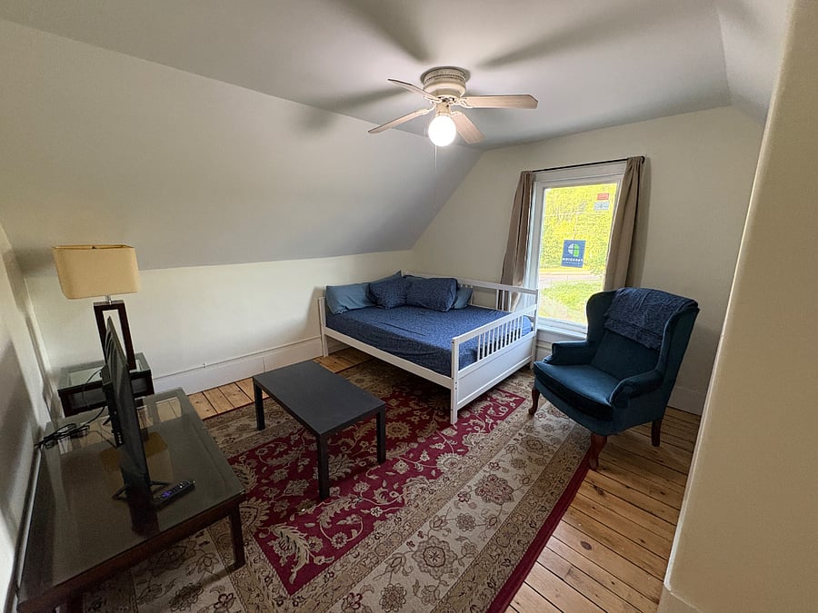 Furnished Finder property 636602_2 photo 8