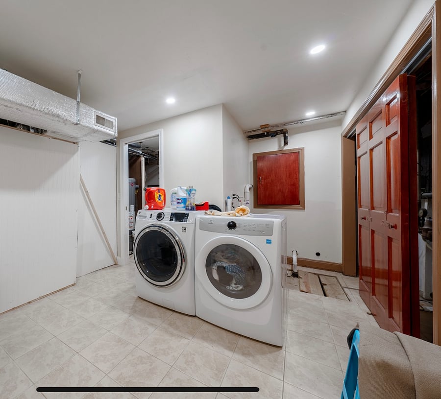 Washer/Dryer on Site