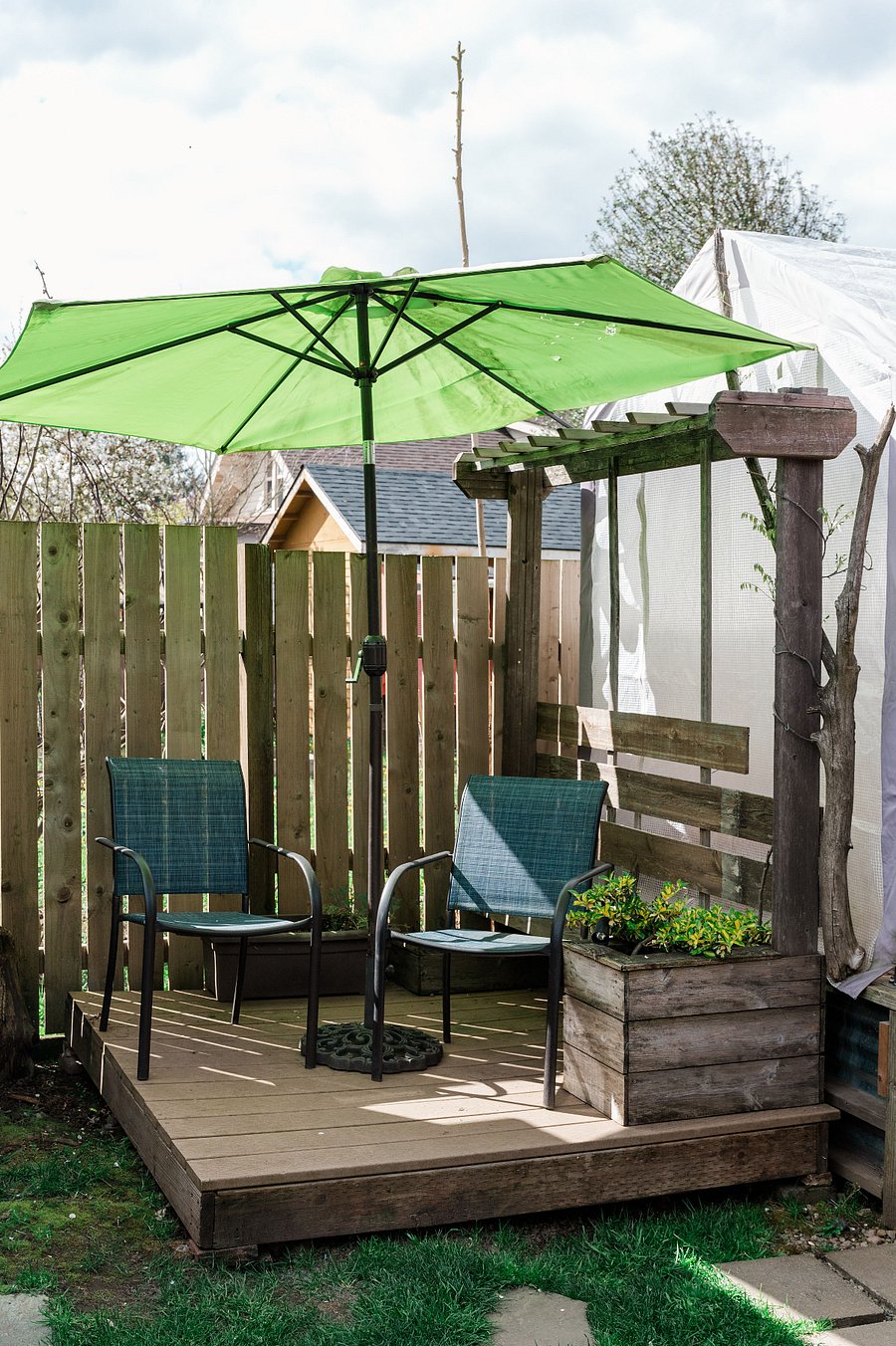 A private deck to enjoy also in the Carriage House yard.