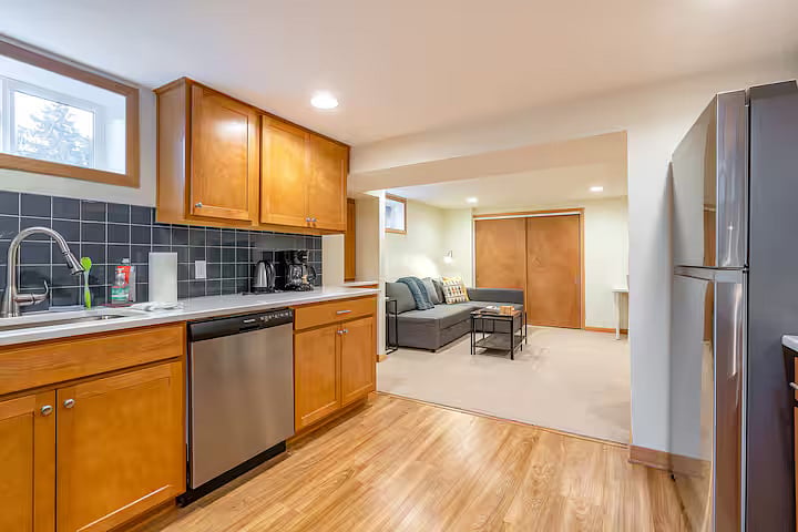 Furnished Finder property 636825_3 photo 8