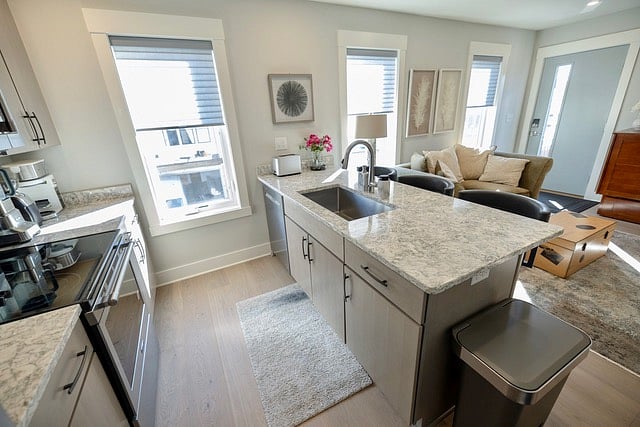 Furnished Finder property 636899_1 photo 12