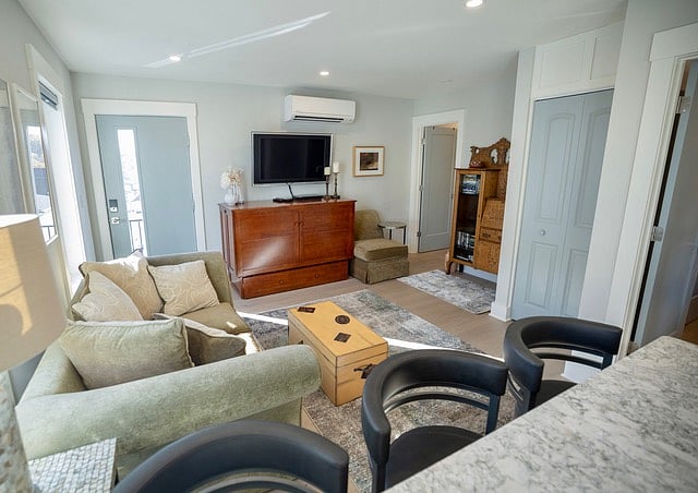 Furnished Finder property 636899_1 photo 15