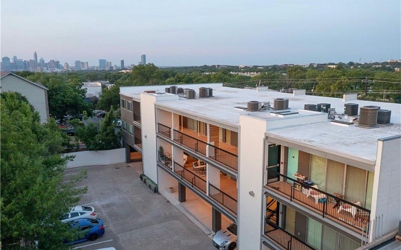 16 all owner-occupied unit condo complex. Quiet and safe area that's close to downtown (but not too close).