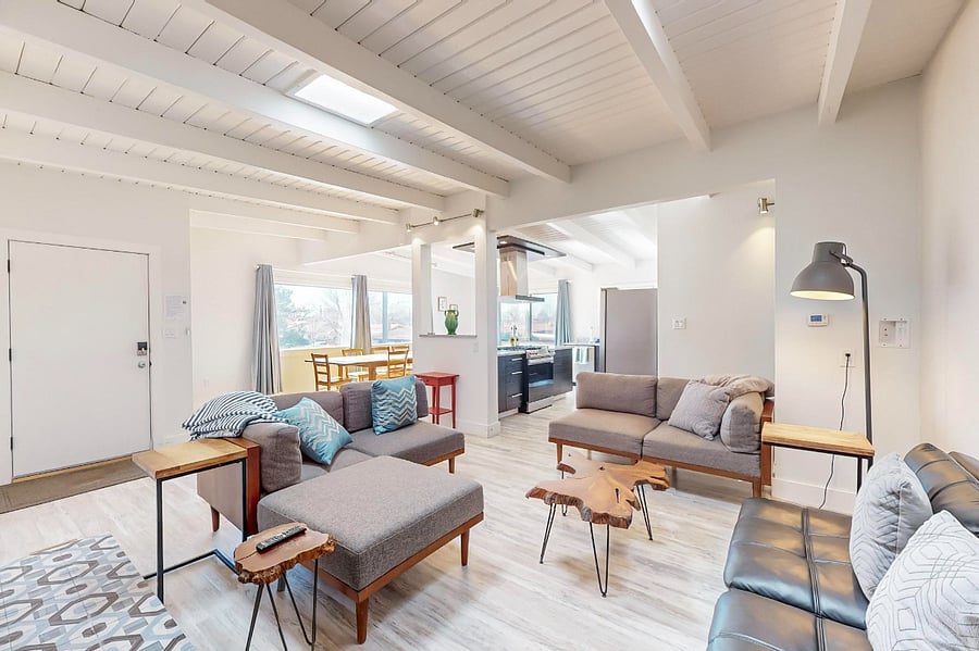 spacious living room with plenty of seating