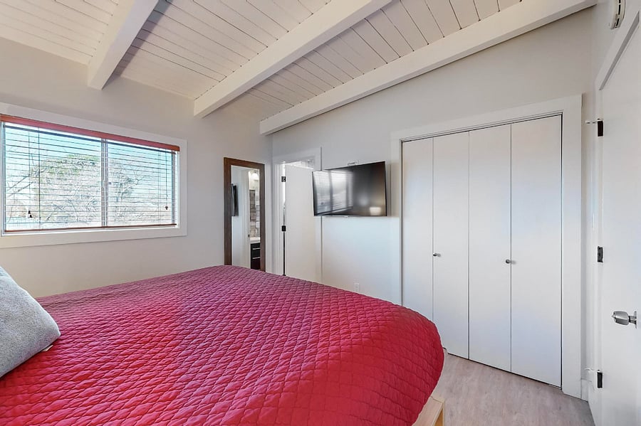 Master bedroom #3 with king bed, full bathroom