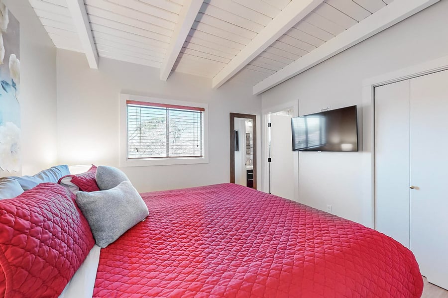 Master bedroom #3 with king bed, full bathroom