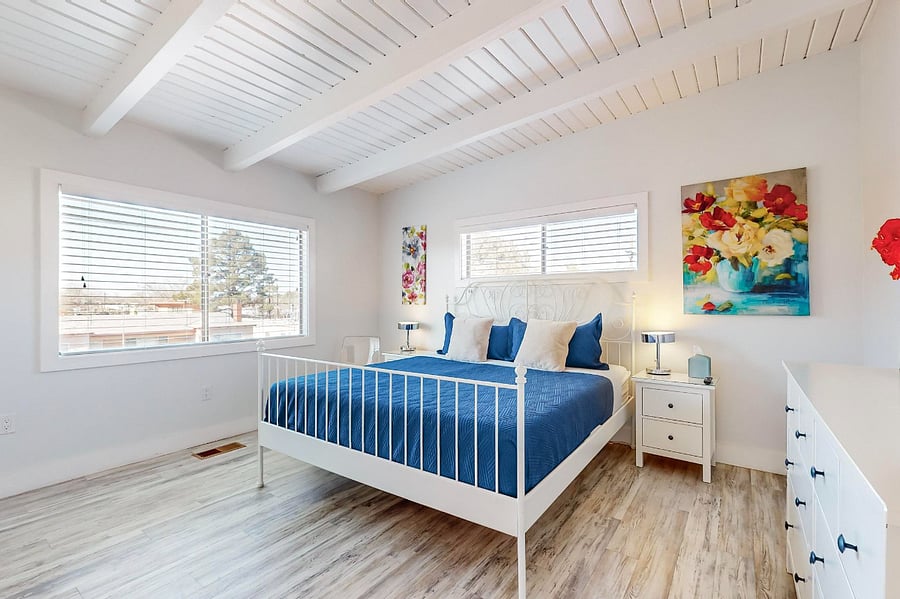 Master bedroom #2 with king bed, full bathroom