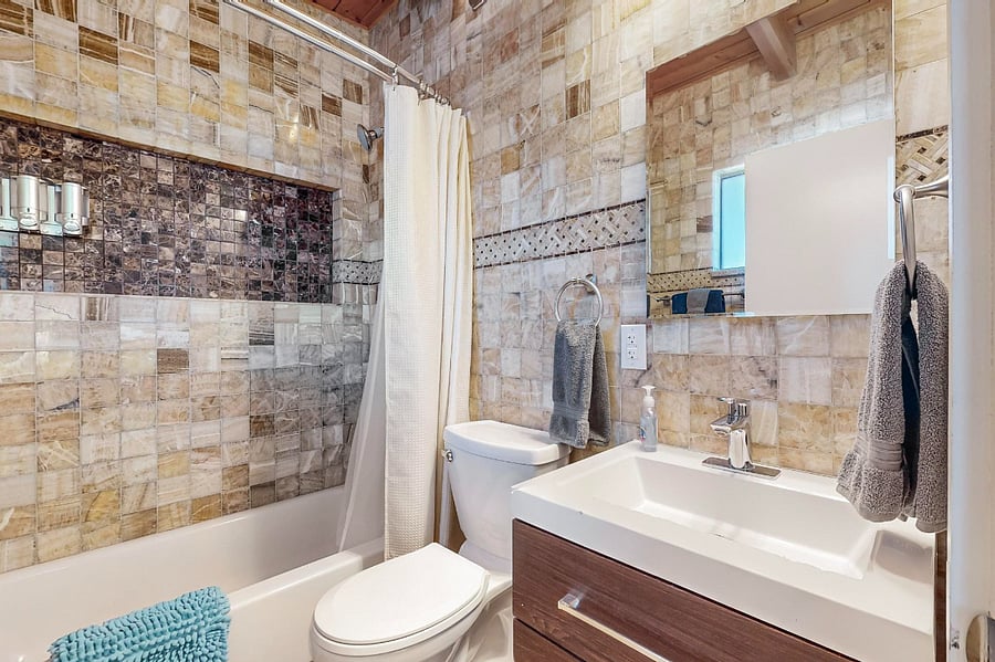 master bedroom #3 full bathroom