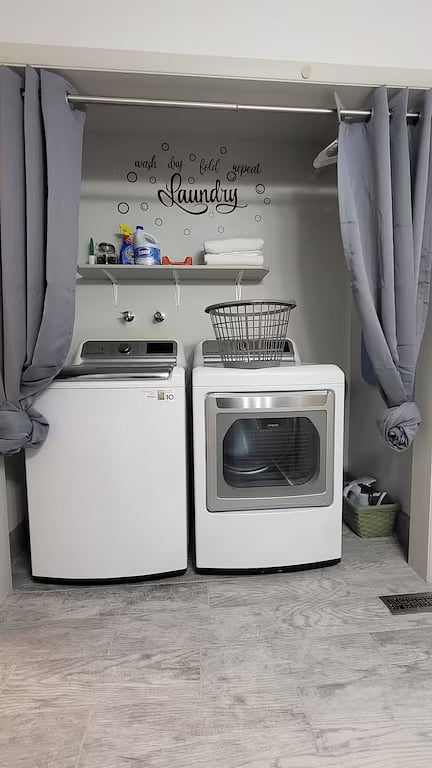 Washer and Dryer w/starter laundry supplies