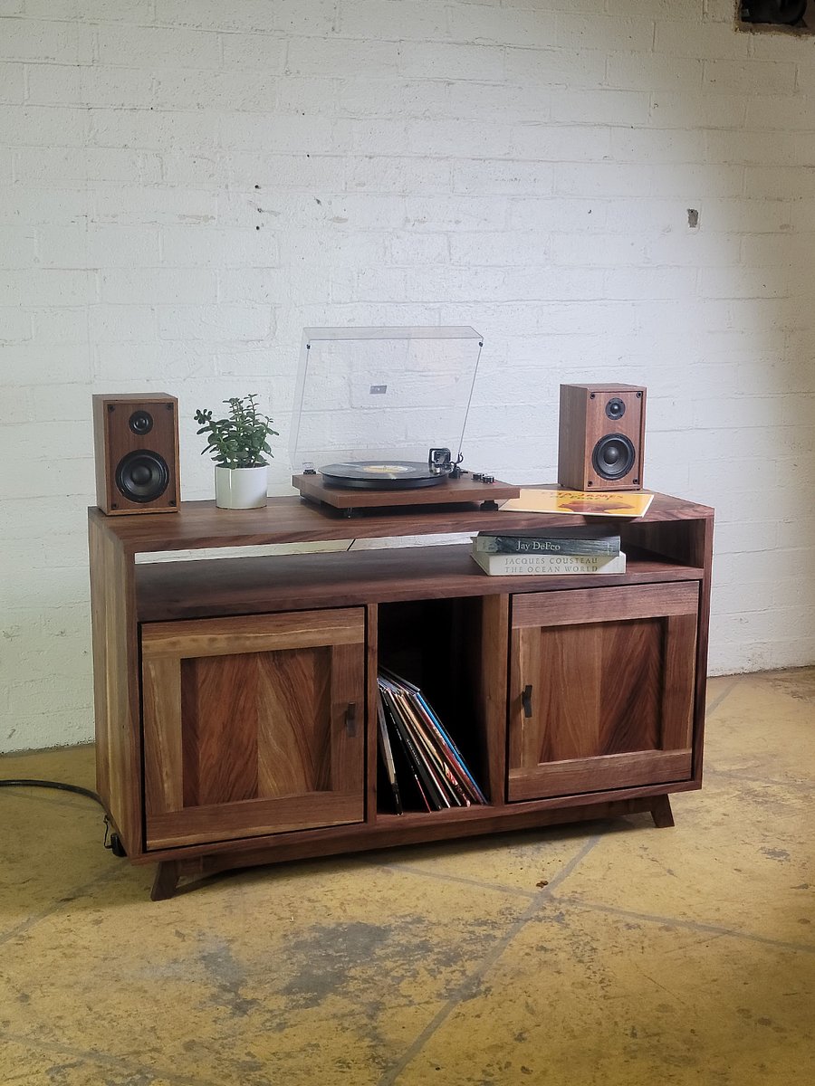 Schooner Creek Designs' artisanal workshop is located on the 1st floor of the Escallonia