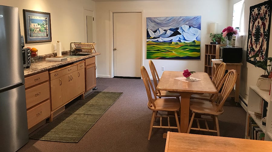 Dining area & Kitchenette