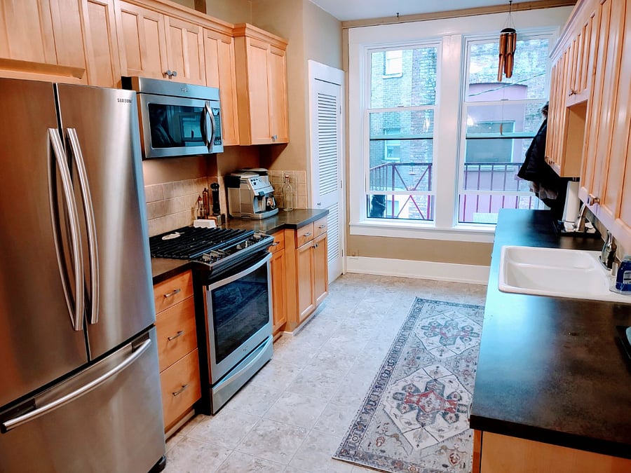 Full sixe kitchen