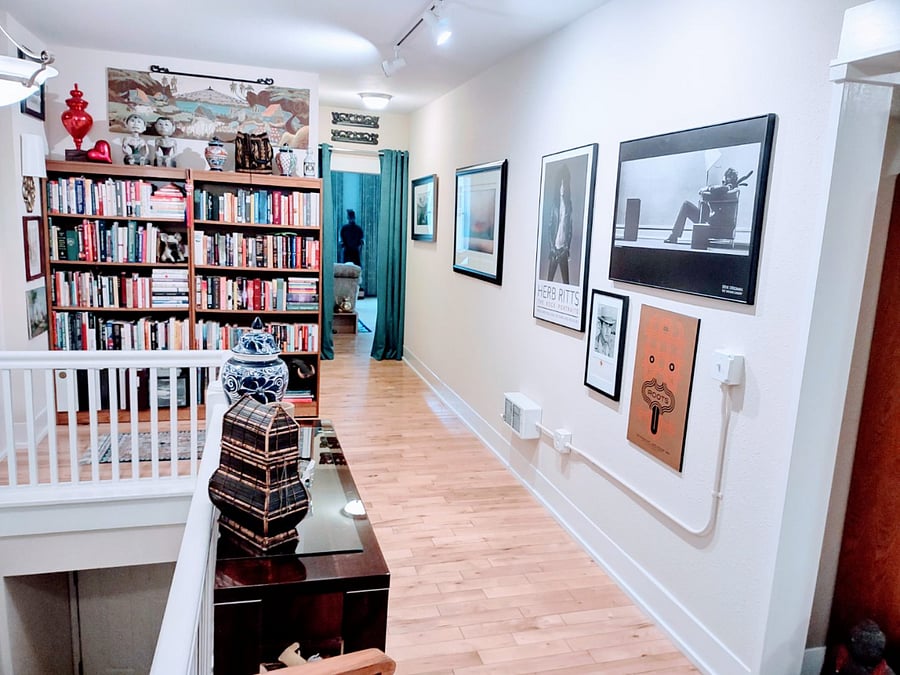 Hallway/library seating area 