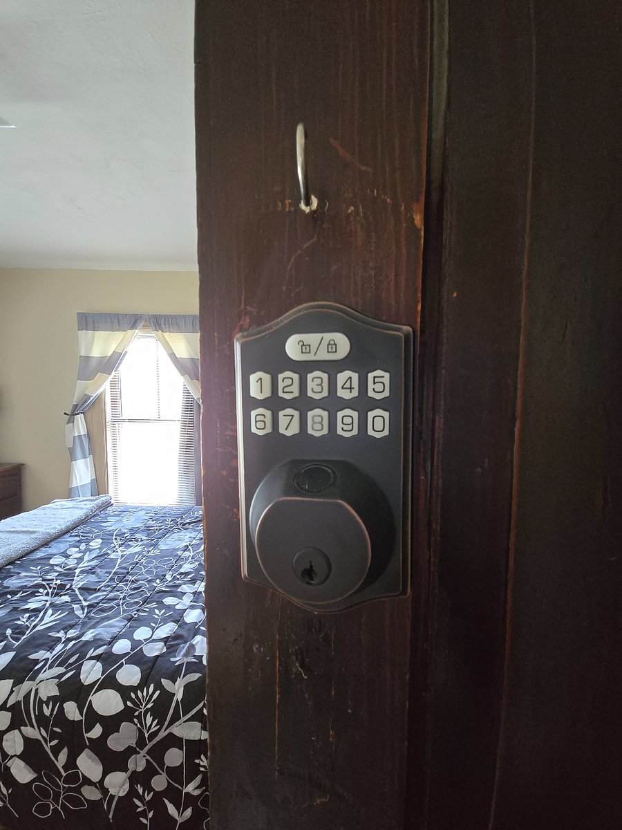 Furnished Finder property 637303_2 photo 11