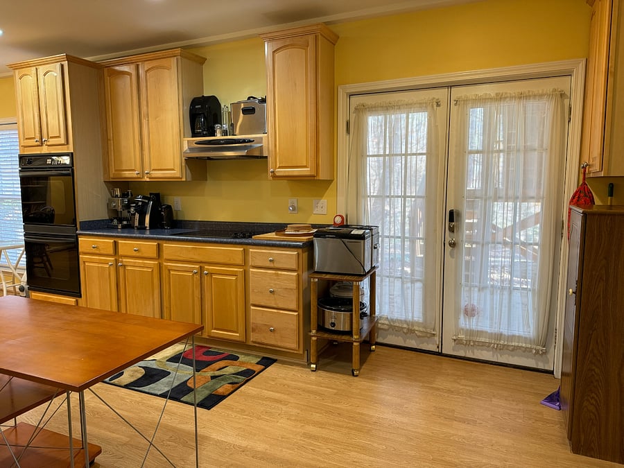 Kitchen/Entrance