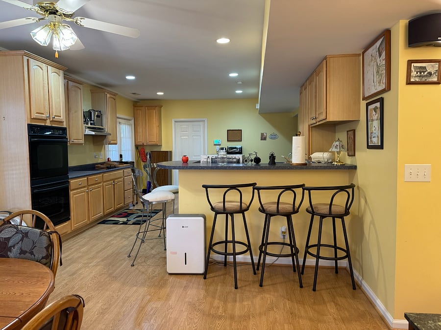 Kitchen/Bar