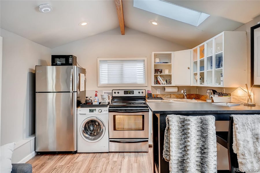 Furnished Finder property 637492_1 photo 3