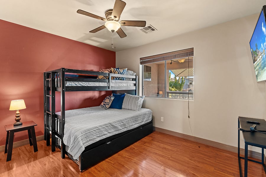Bunk room w/Queen bed, twin bunk and twin trundle bed