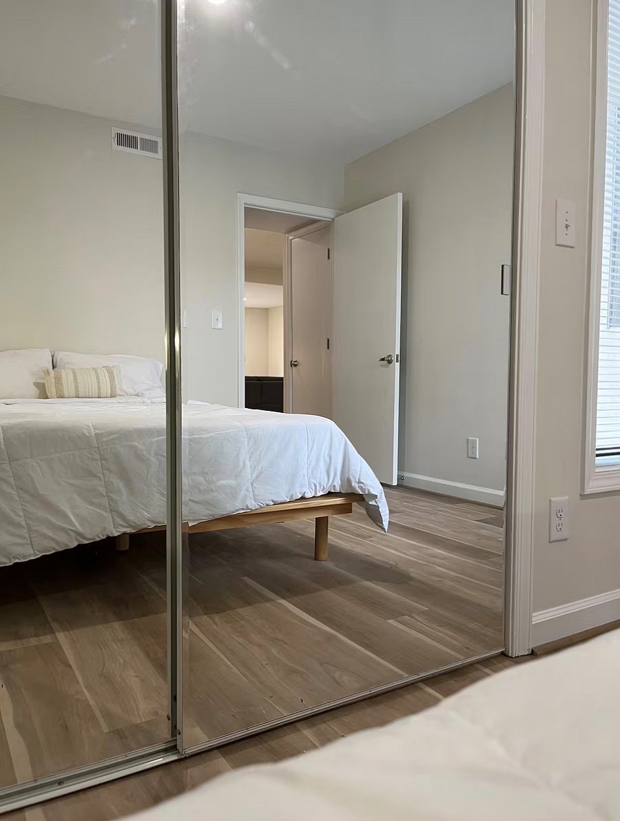 Second bedroom if you want to rent both bedrooms instead of just the king size bed. This is a new queen size bed. 