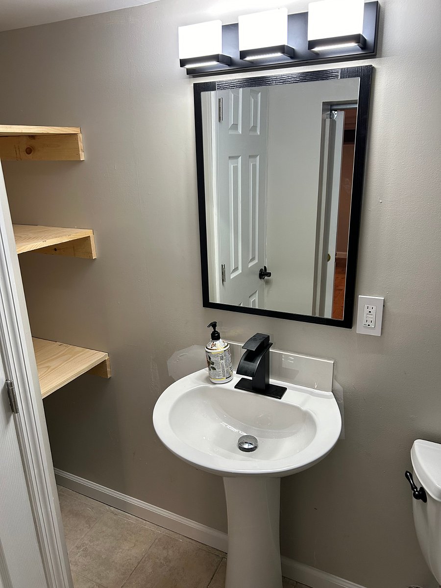Bathroom with plenty of storage space