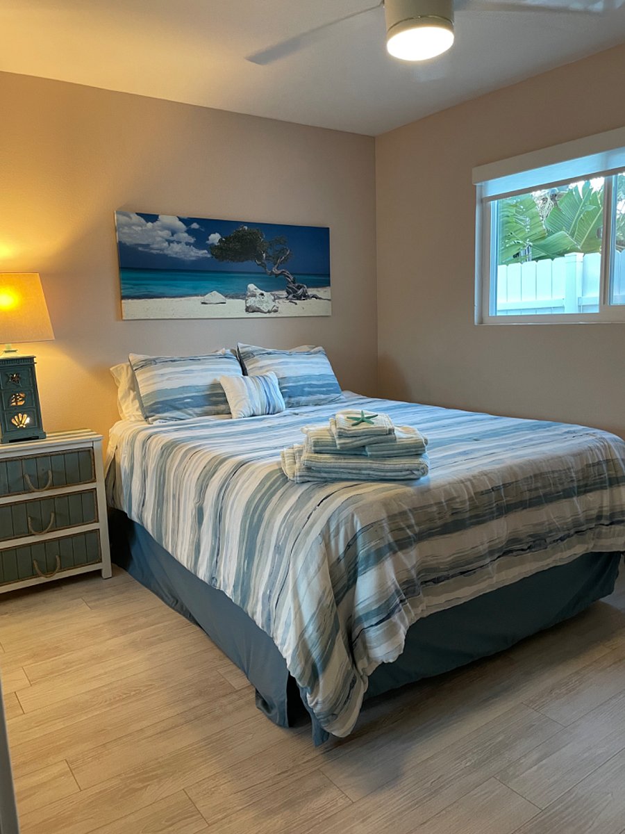 Ground level - FULL house rental, 4th bedroom with Queen bed & TV, full-sized closet, dresser & ceiling fan