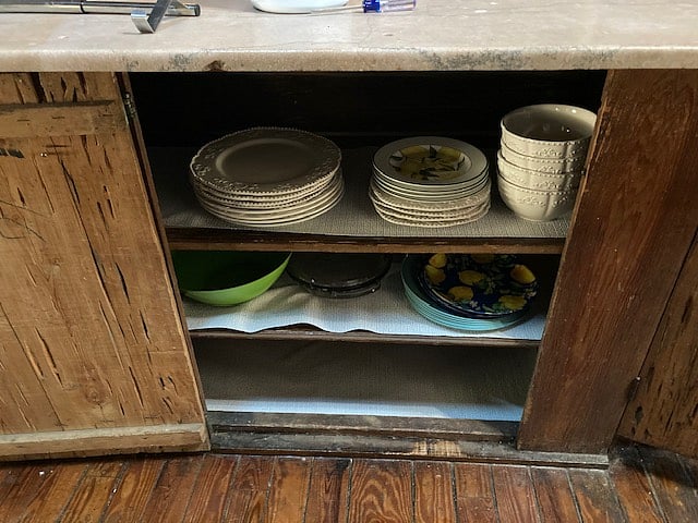kitchen fully stocked 
