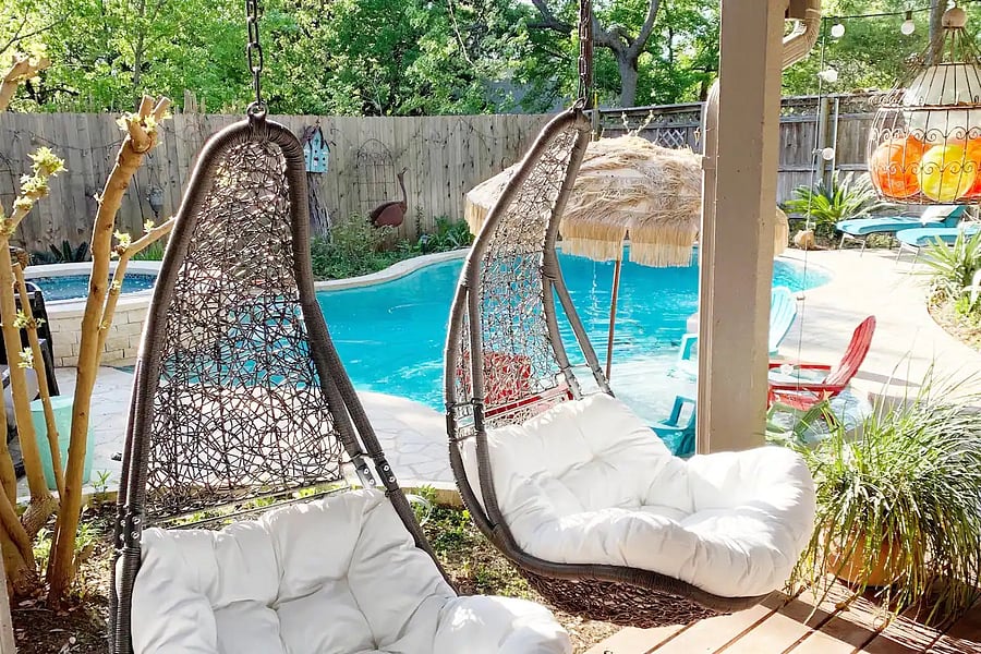 Hanging swing chairs