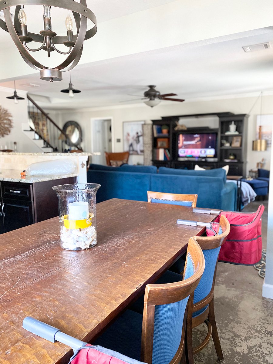 Open kitchen and living room.