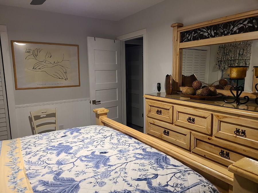Bedroom Queen Bed