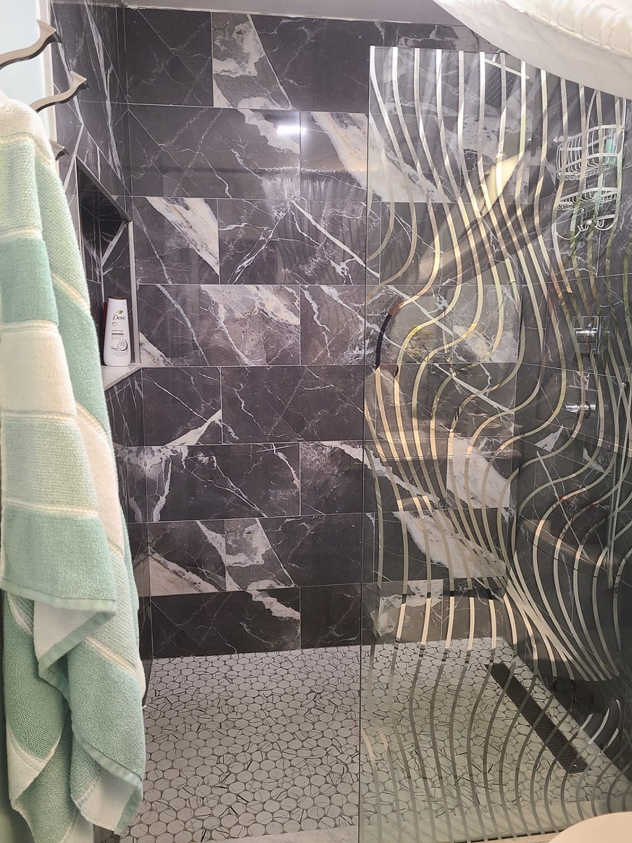 Large Shower Stall 3.5 x 5