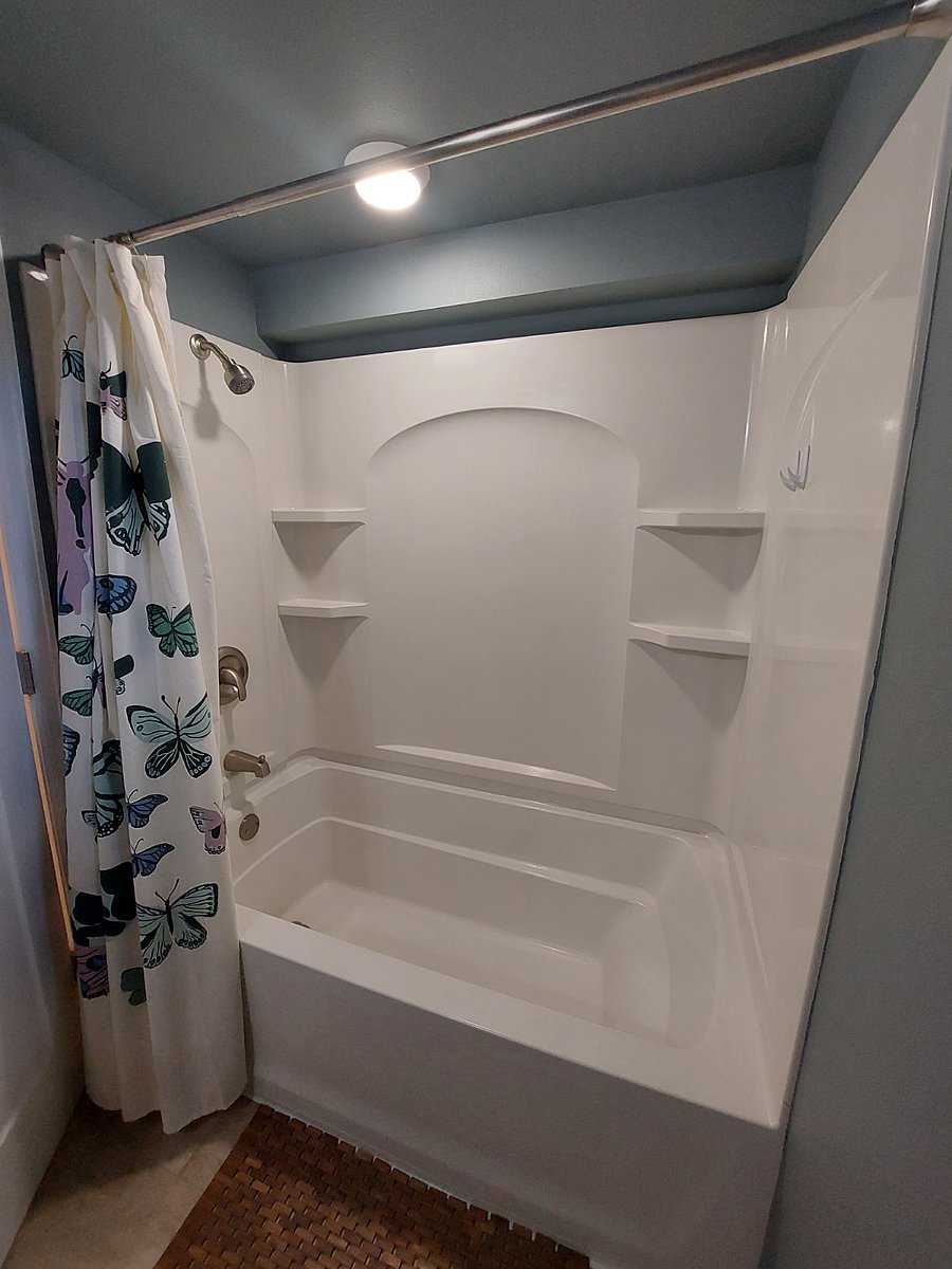 Soaking tub