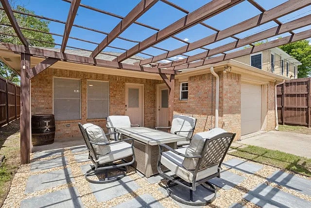 Furnished Finder property 638018_1 photo 3