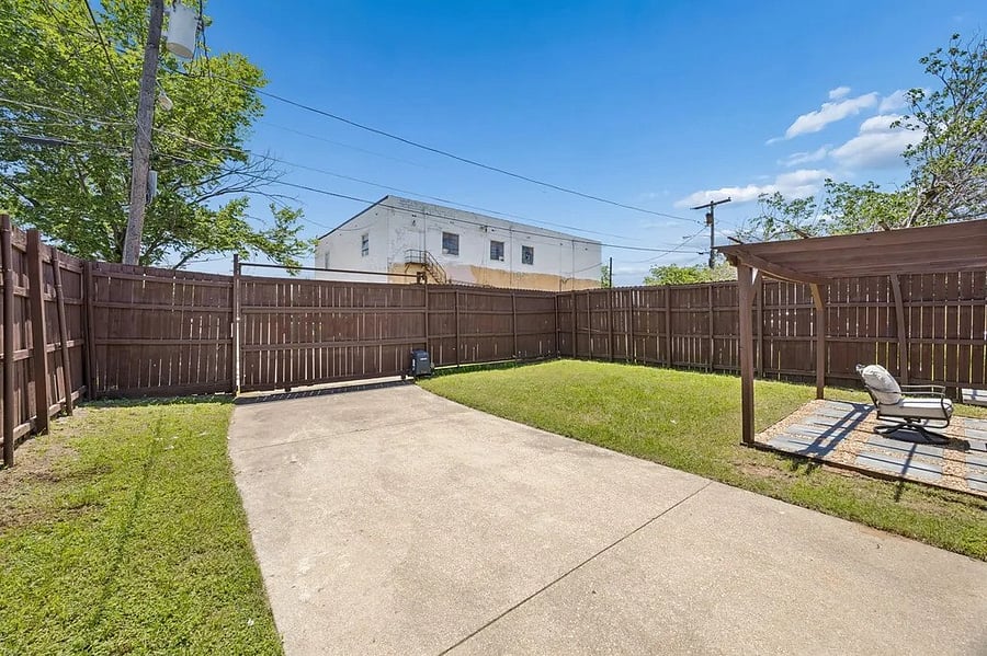 Furnished Finder property 638018_1 photo 24