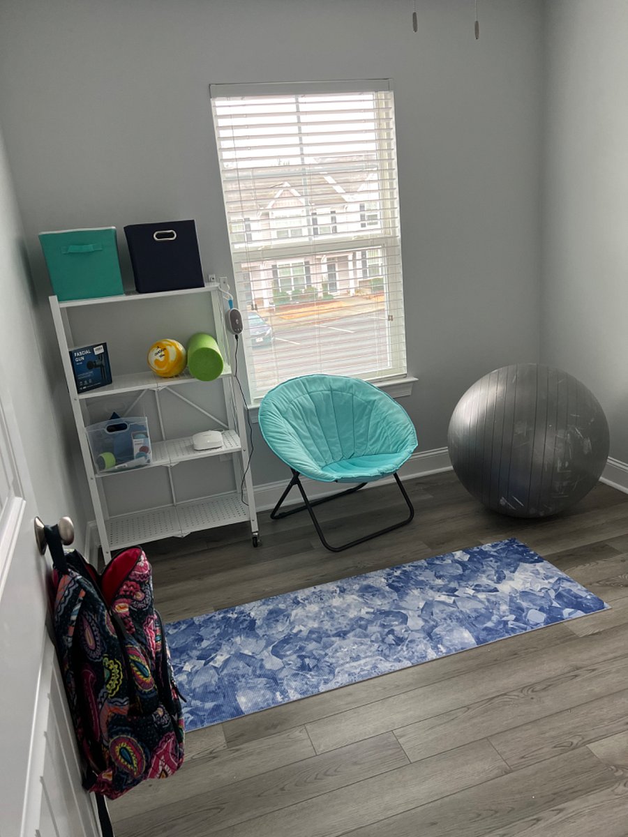 Exercise/yoga room